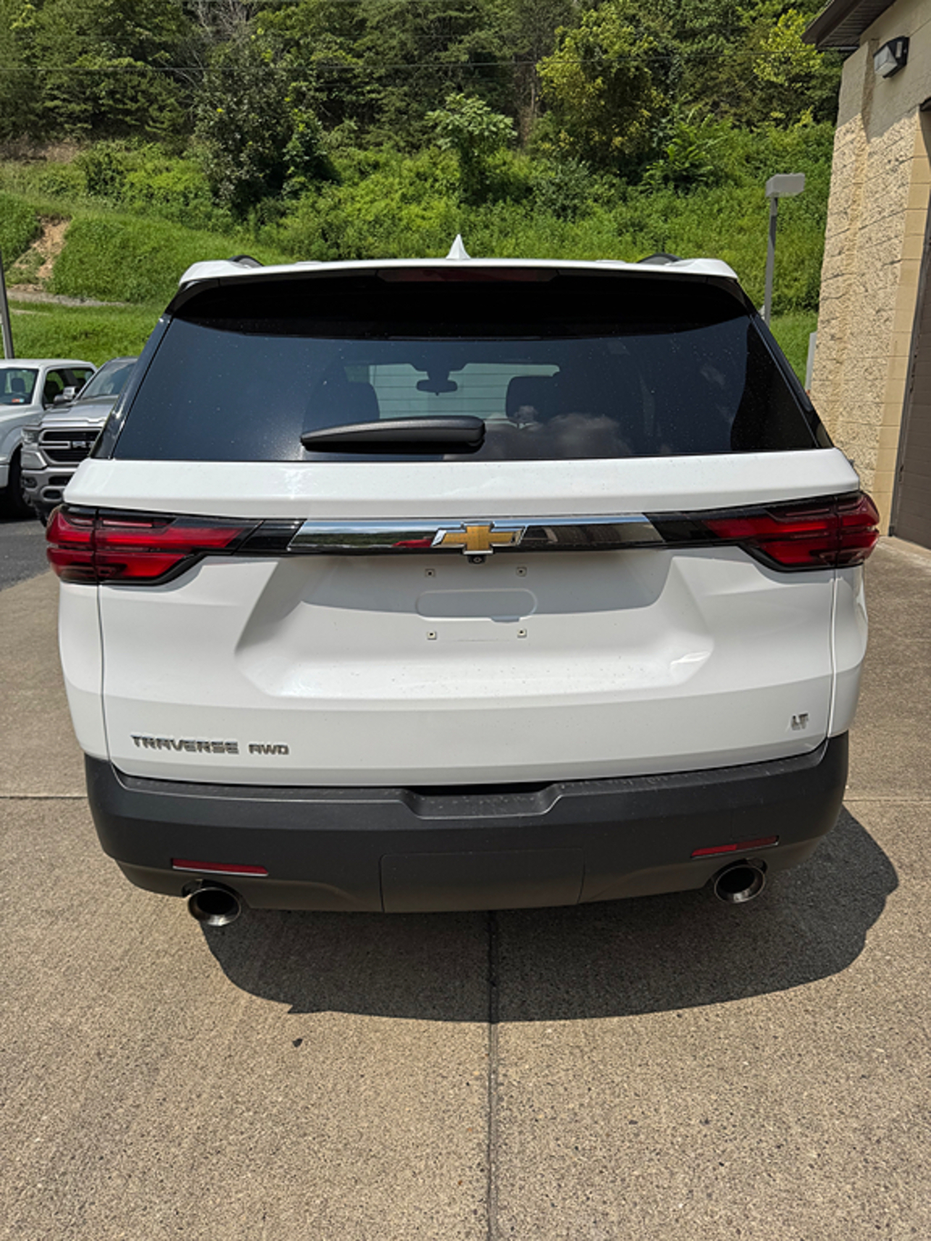 Additional photo of vehicle.