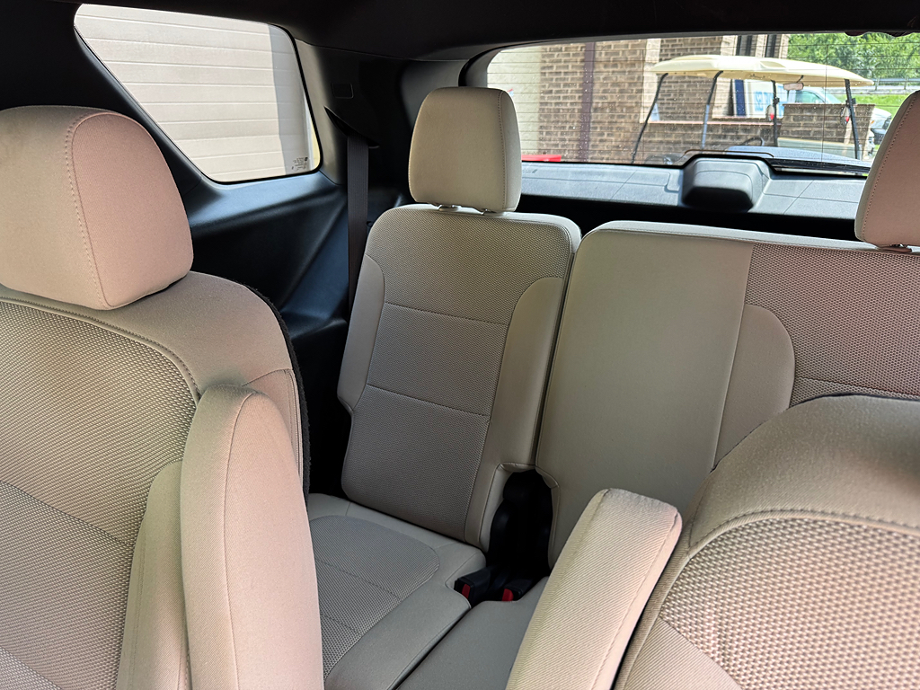 Additional photo of vehicle.