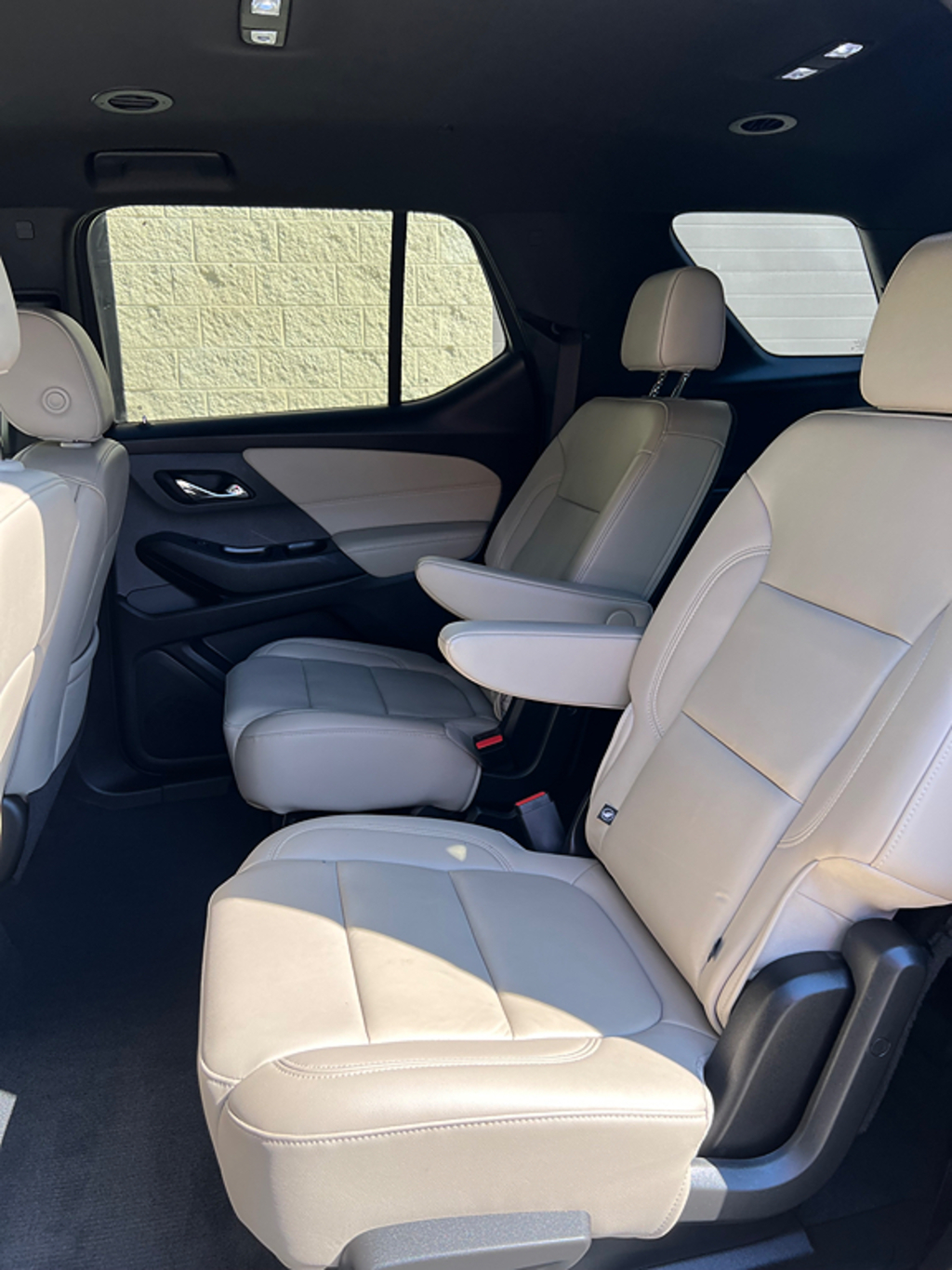 Additional photo of vehicle.