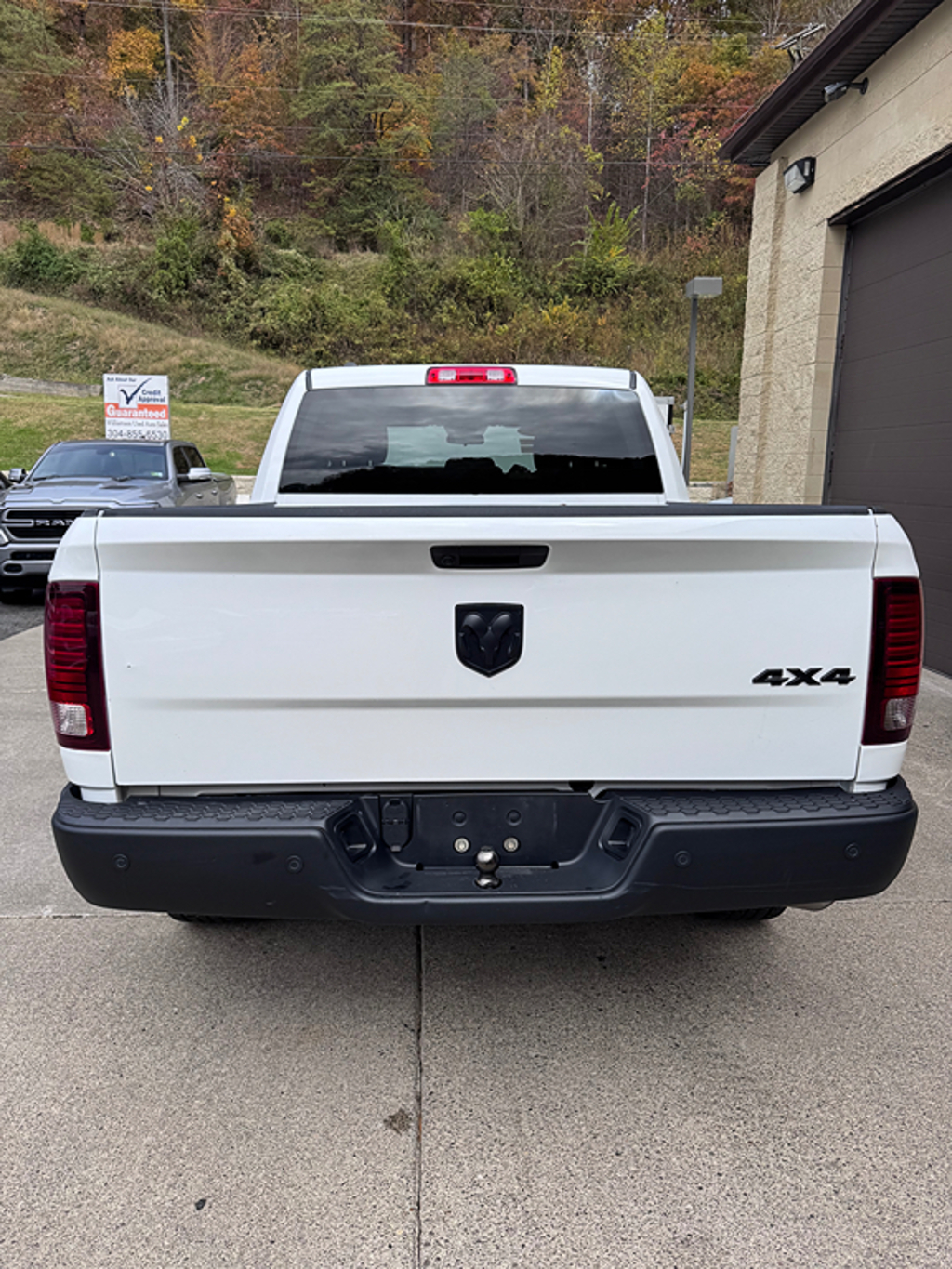 Additional photo of vehicle.