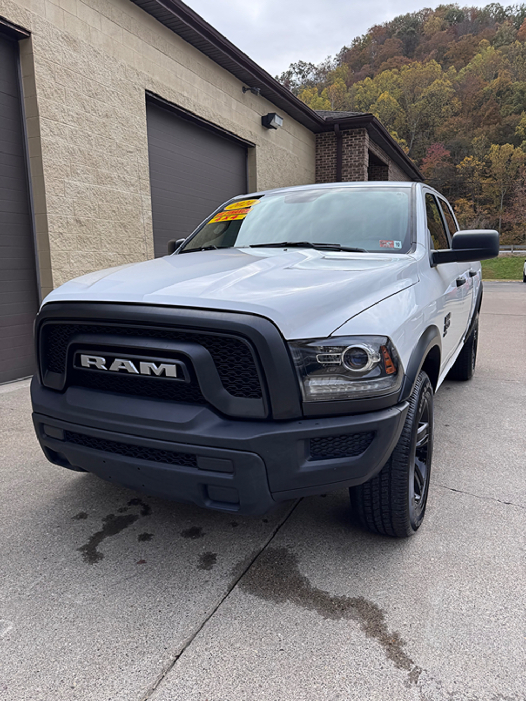 Additional photo of vehicle.