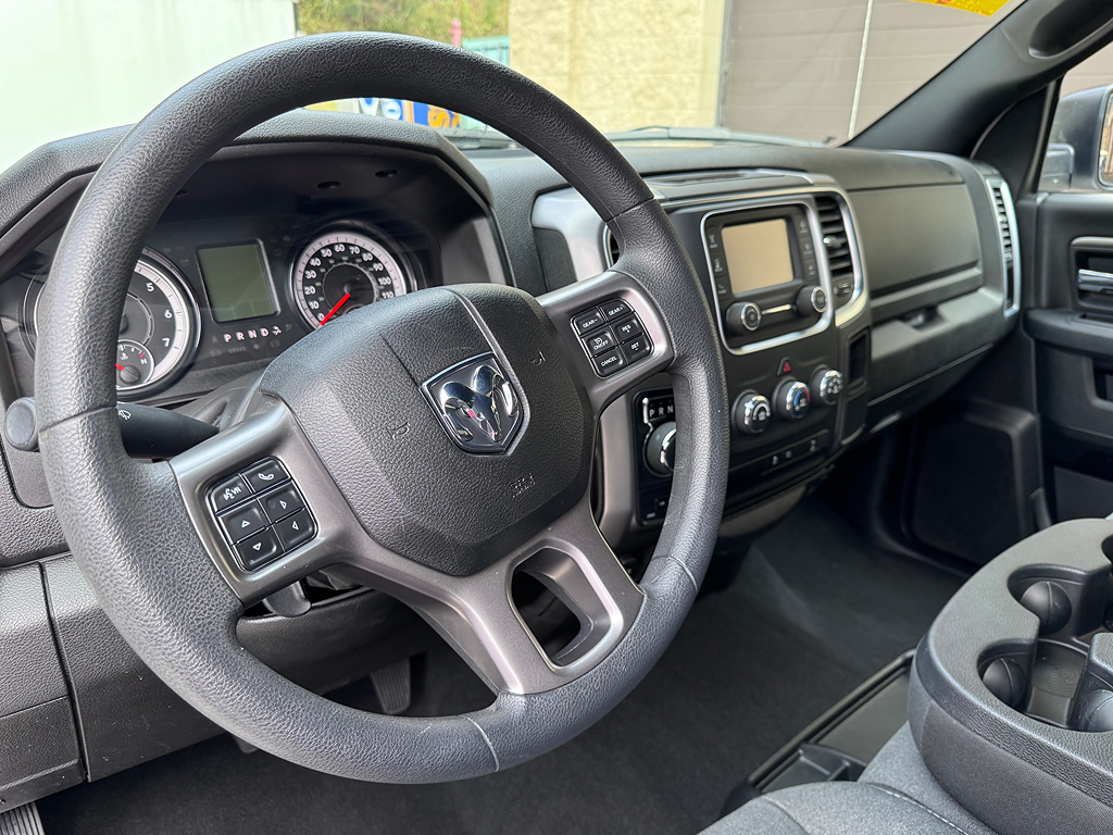 Additional photo of vehicle.