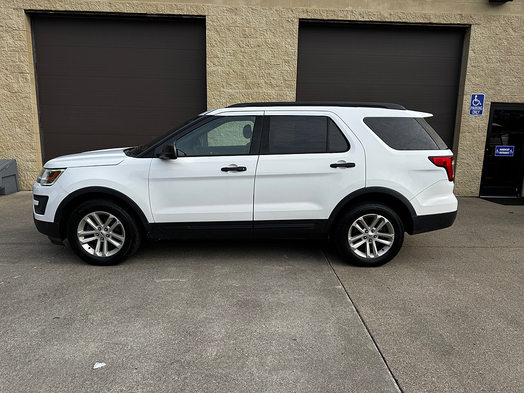 2016 Ford Explorer Base's photo