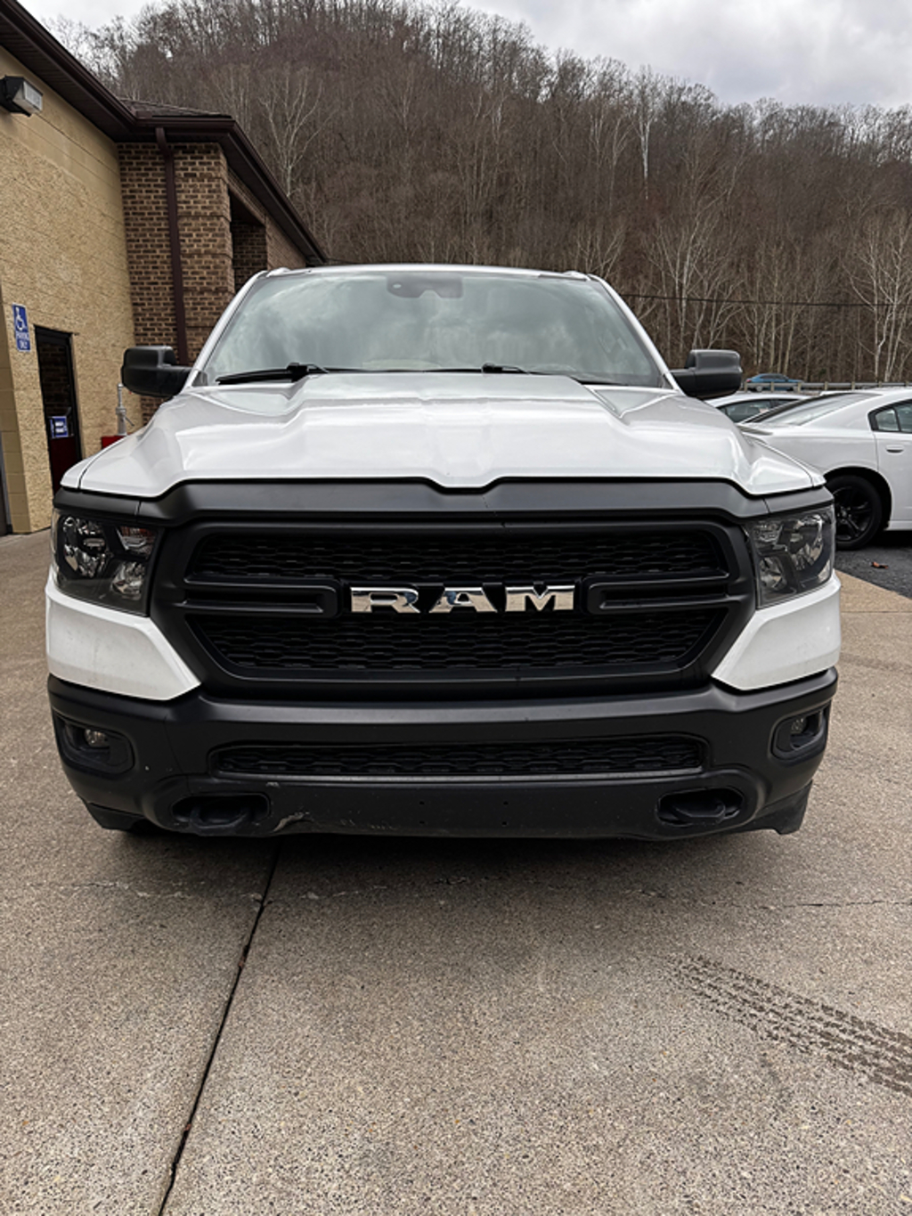 Additional photo of vehicle.