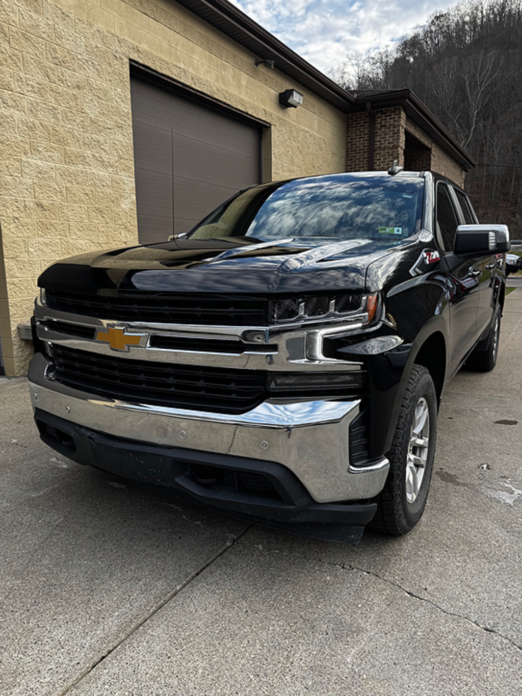 Additional photo of vehicle.