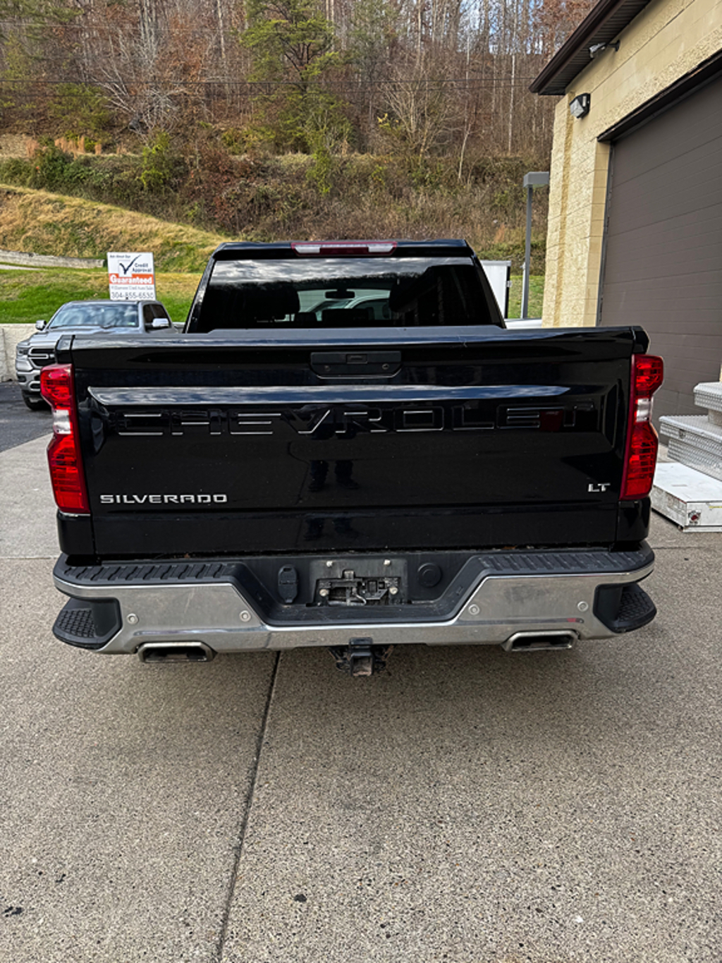 Additional photo of vehicle.