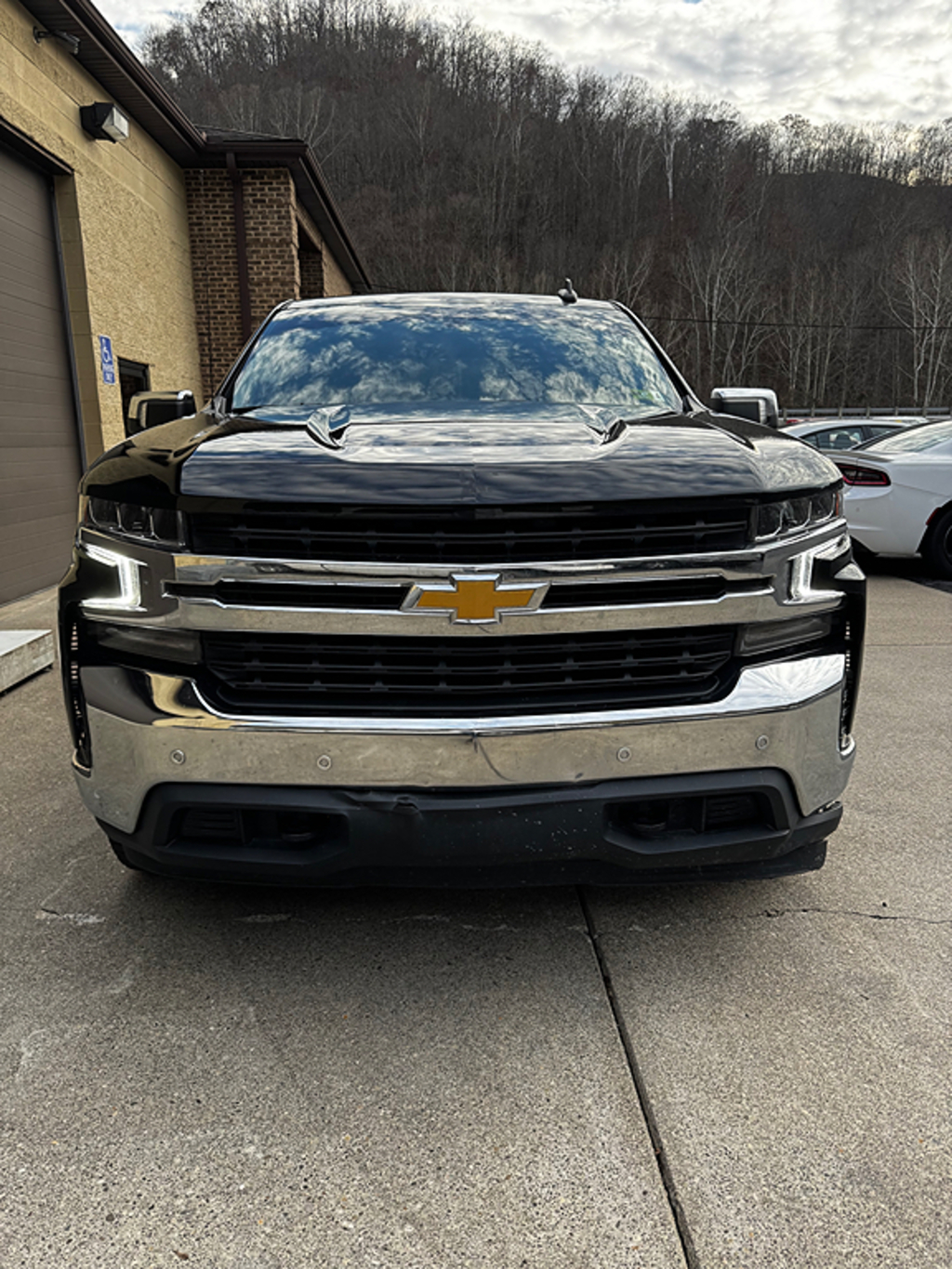 Additional photo of vehicle.