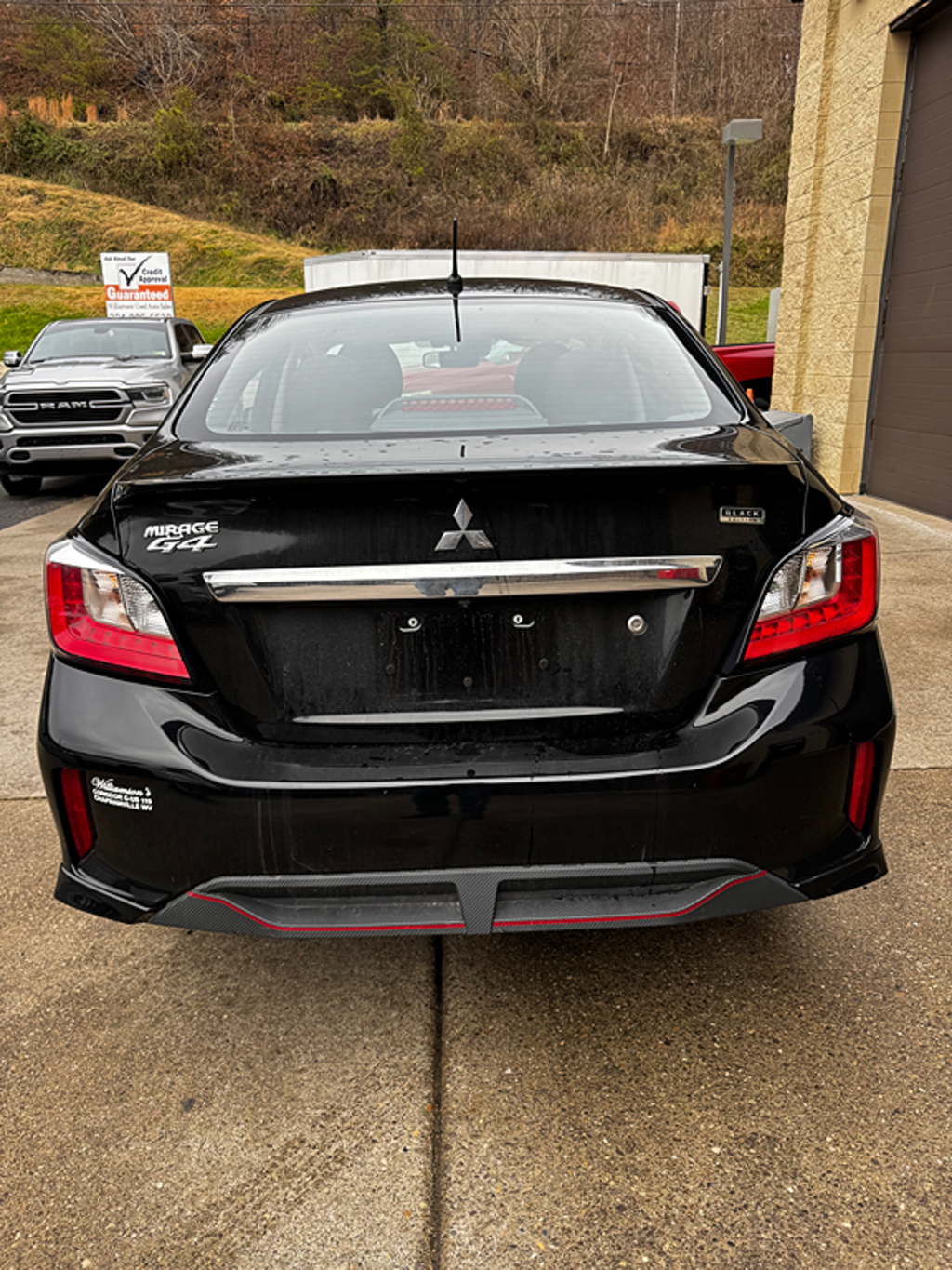 Additional photo of vehicle.