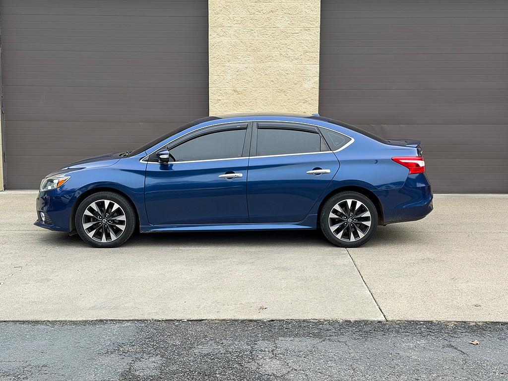 2019 Nissan Sentra SR's photo