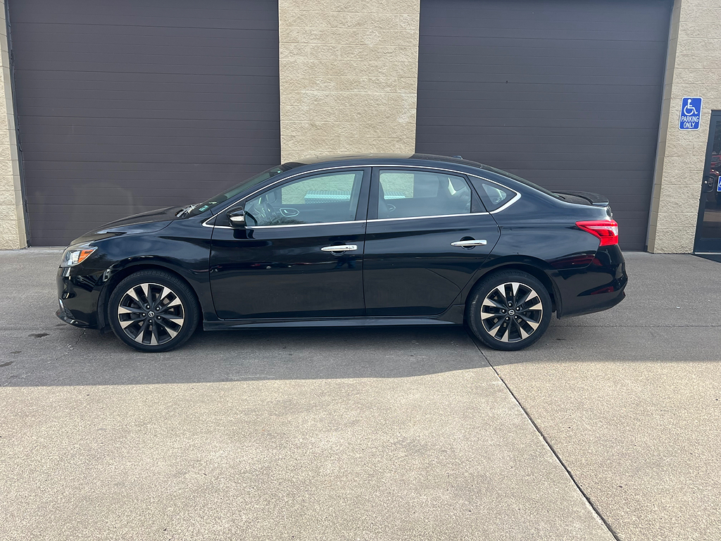 2018 Nissan Sentra SR's photo