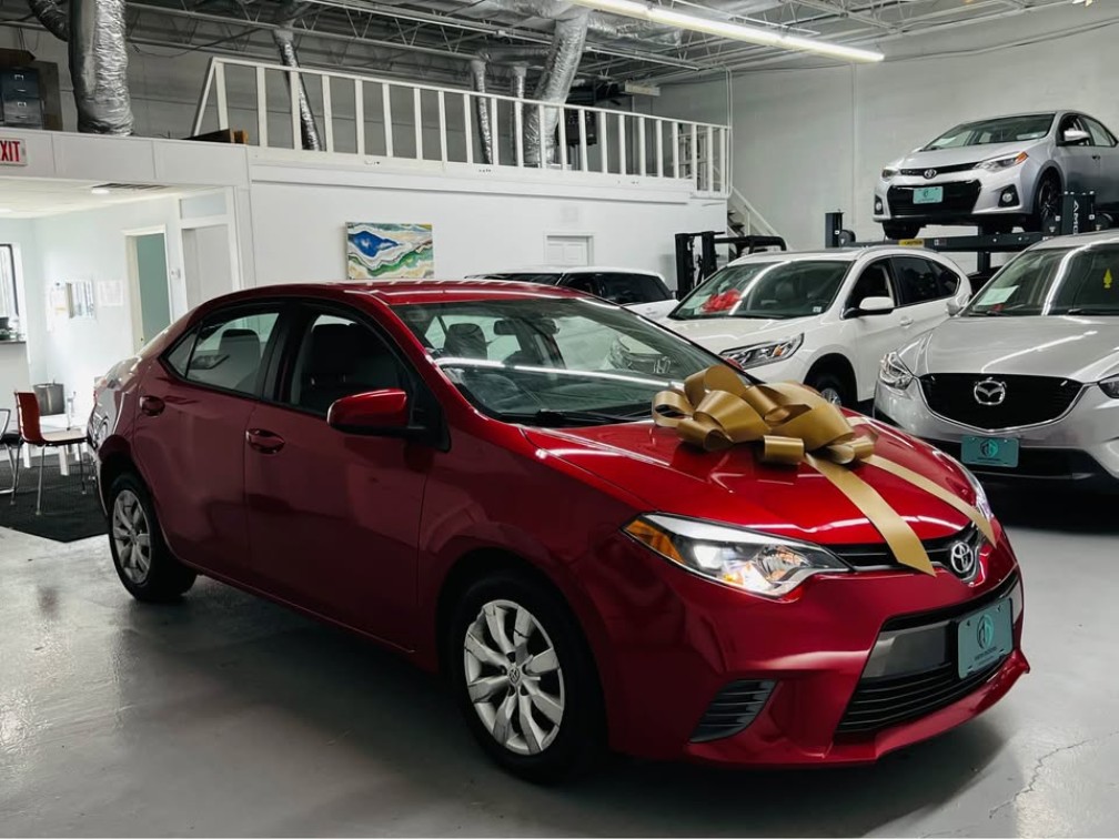 2015 Toyota Corolla LE Plus photo 5