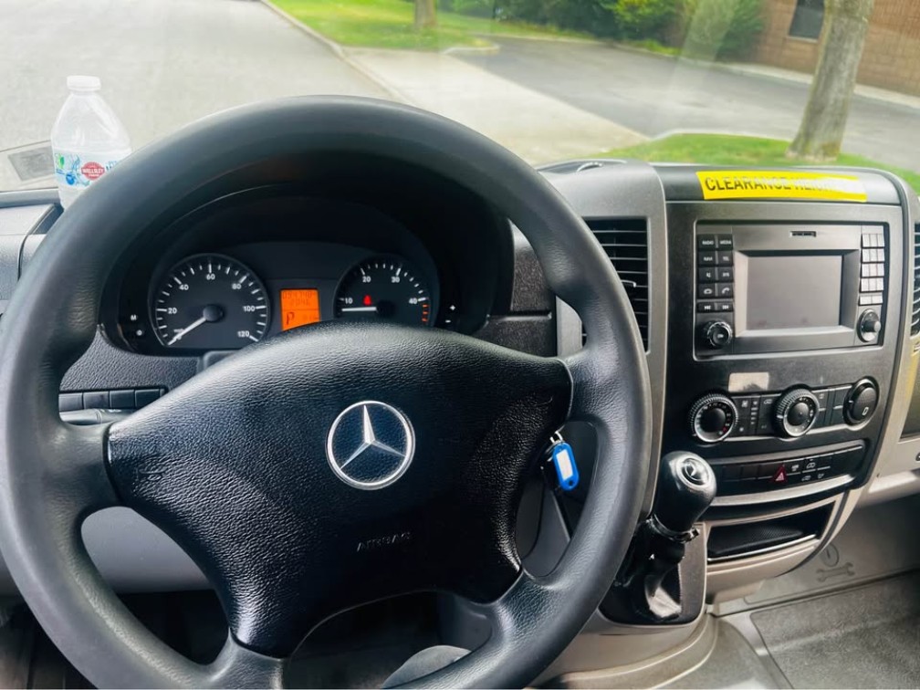 2018 Mercedes Benz Sprinter 2500 photo 2