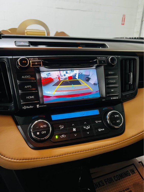2016 Toyota RAV4 XLE photo 3
