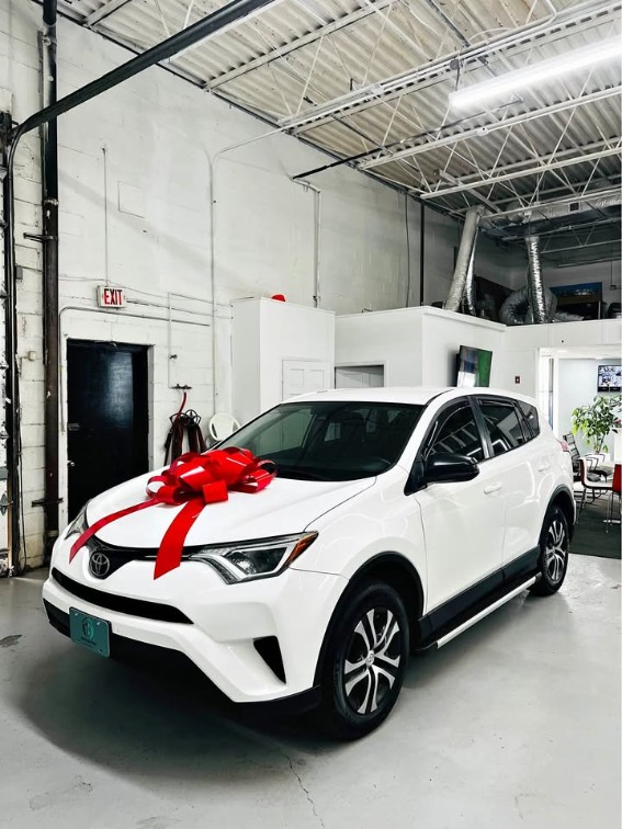 2017 Toyota RAV4 LE AWD's photo