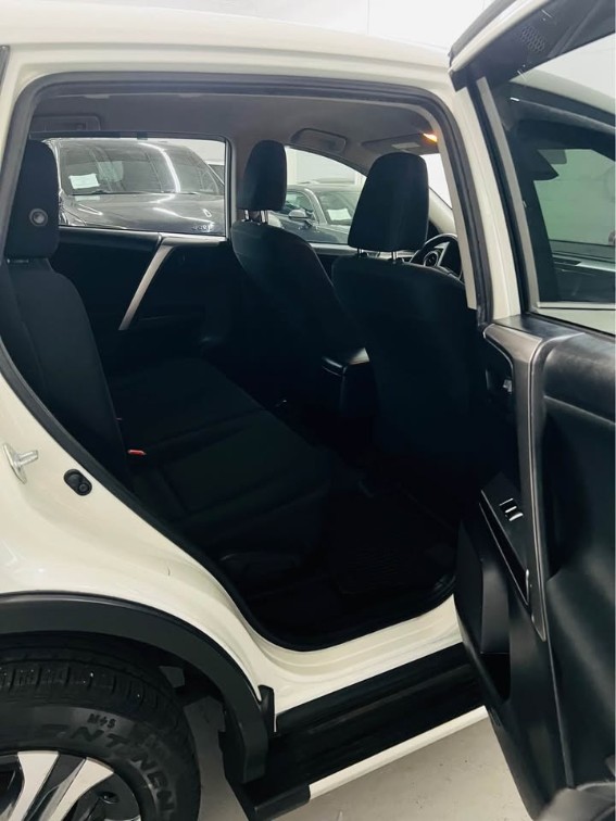 2017 Toyota RAV4 LE - Photo 13