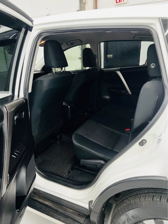 2017 Toyota RAV4 LE - Photo 15