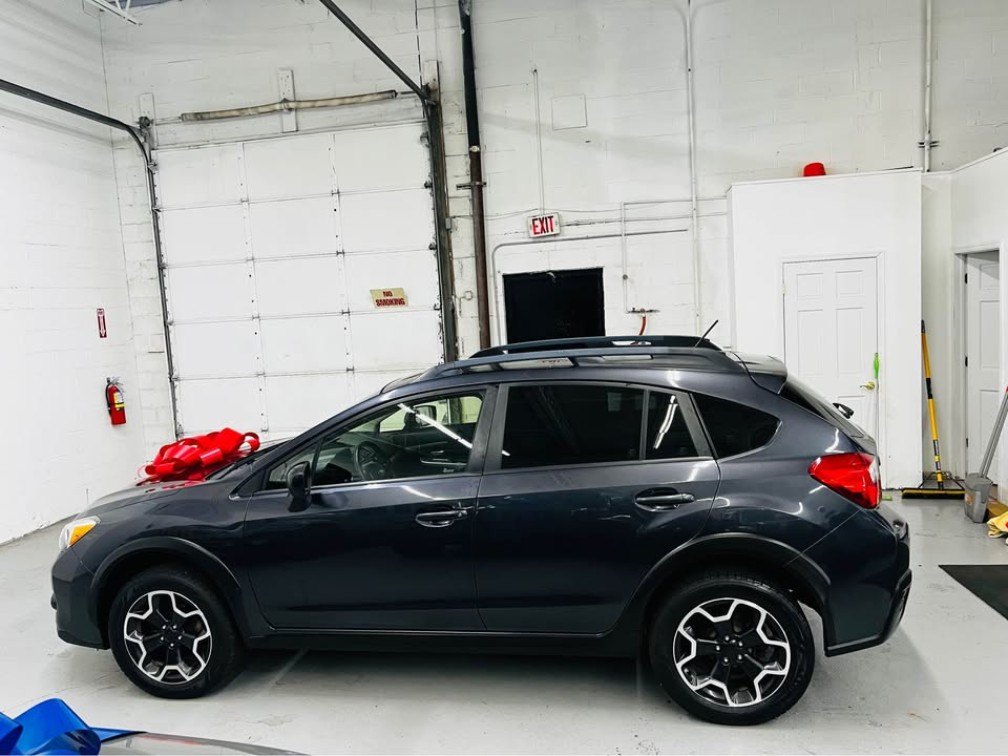 Additional photo of vehicle.