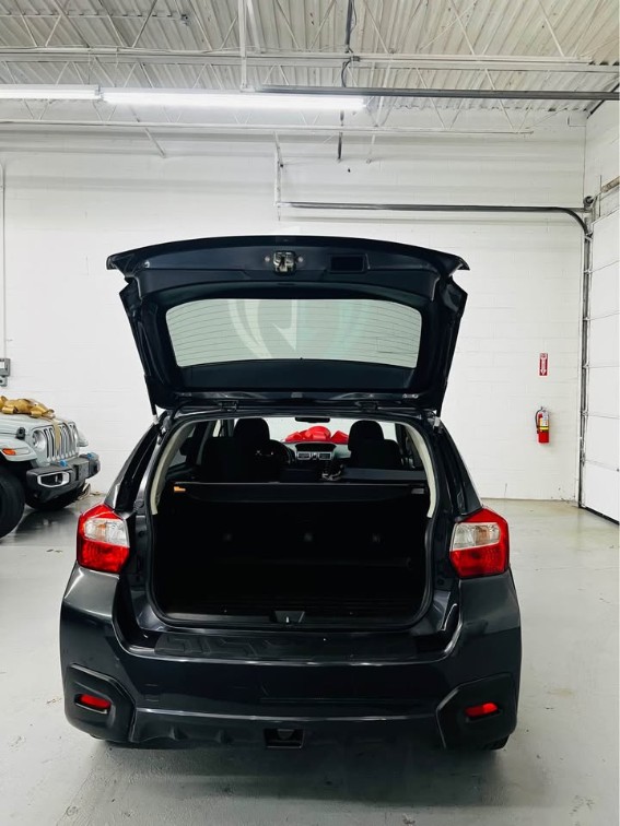 Additional photo of vehicle.