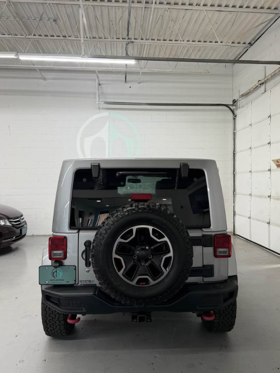 Additional photo of vehicle.