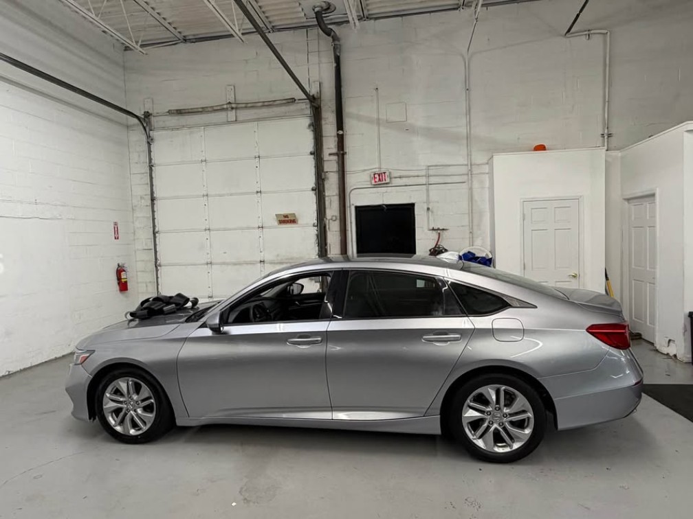 Additional photo of vehicle.