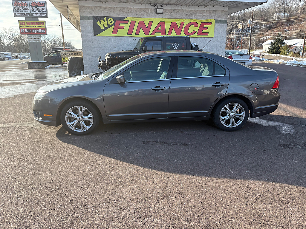 2012 Ford Fusion SE's photo