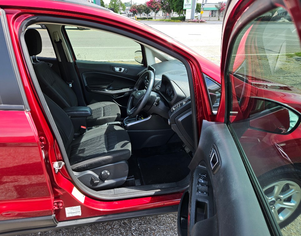 Additional photo of vehicle.