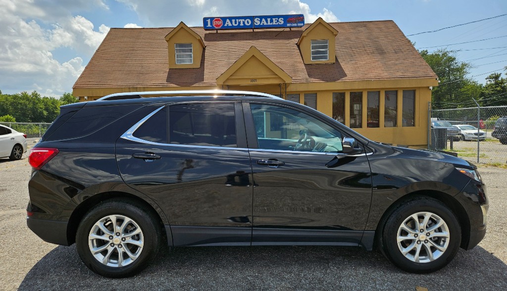 Additional photo of vehicle.