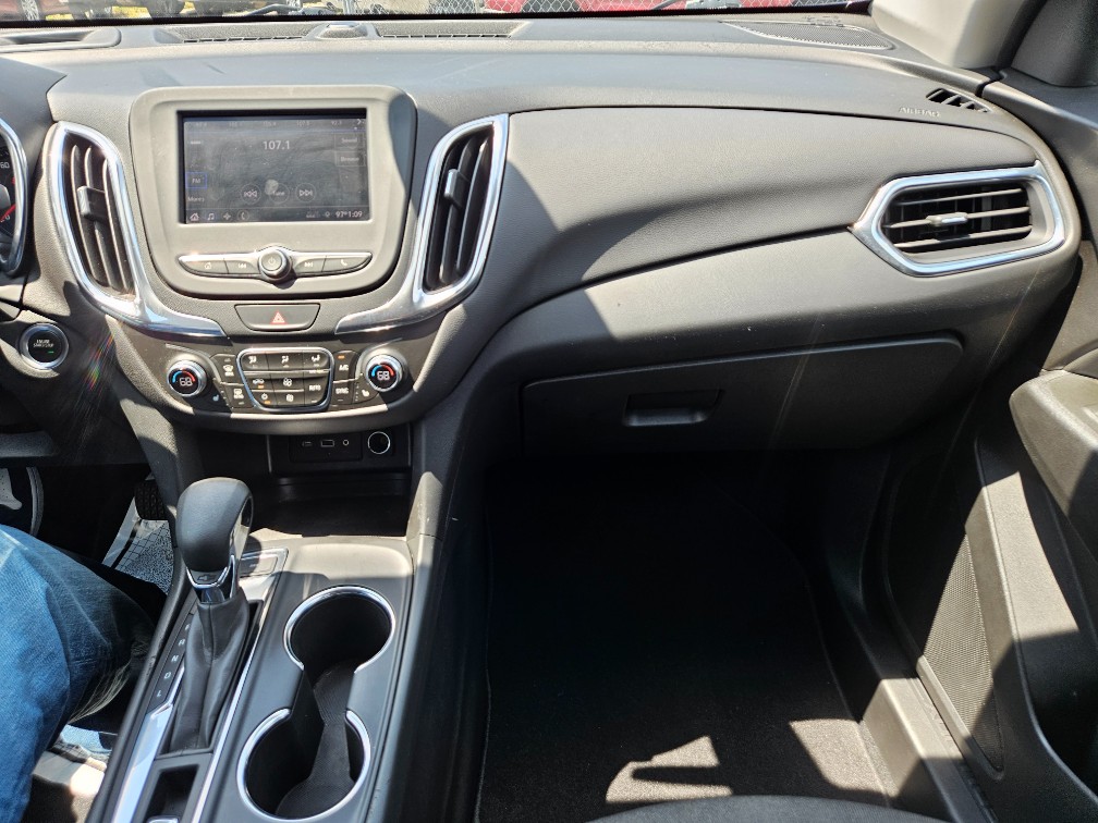 Additional photo of vehicle.