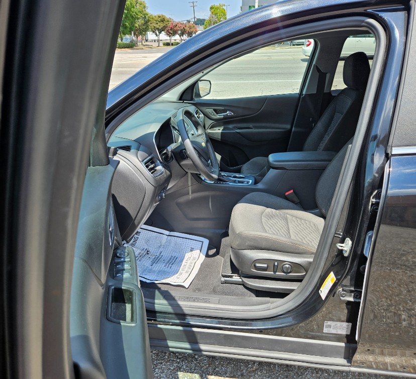 Additional photo of vehicle.