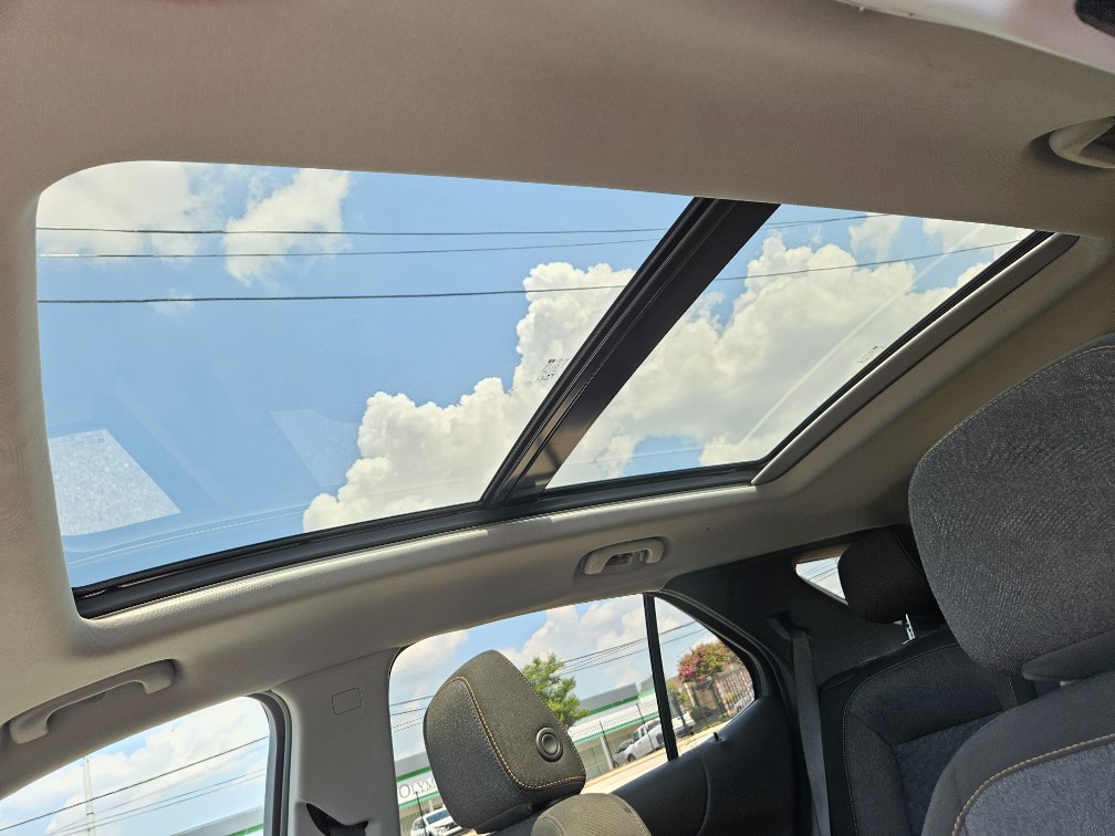 Additional photo of vehicle.