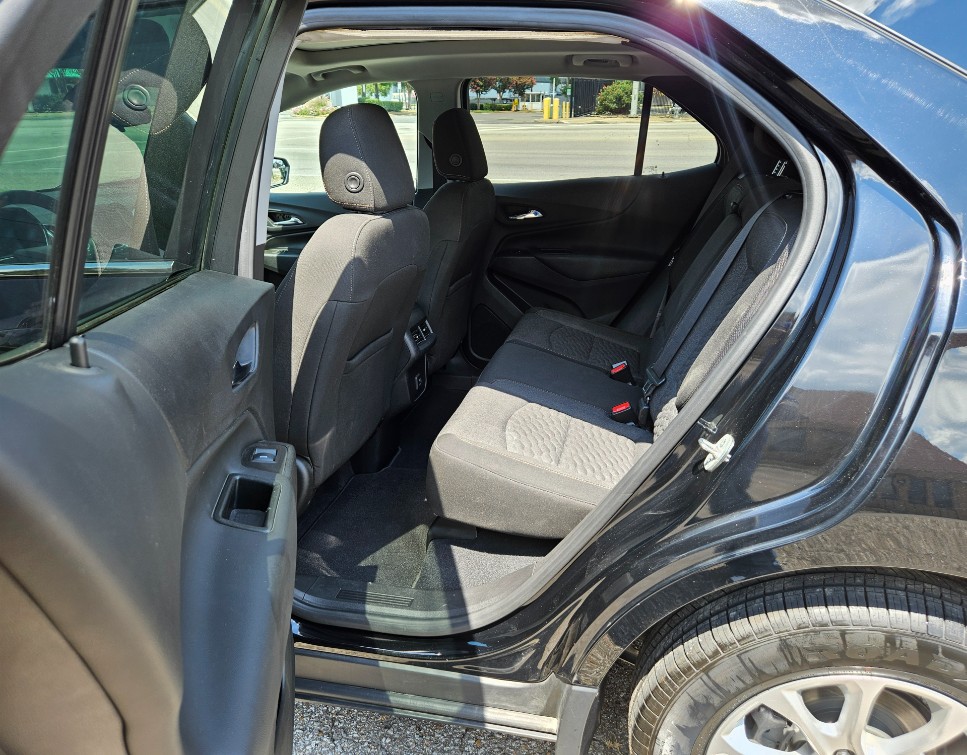 Additional photo of vehicle.