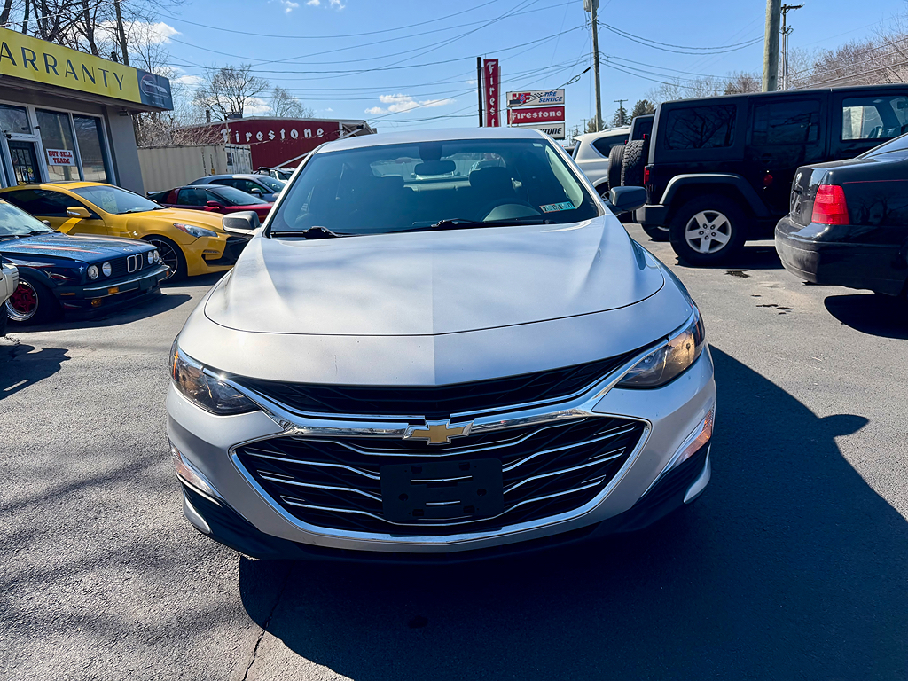 2021 Chevrolet Malibu - Photo 2