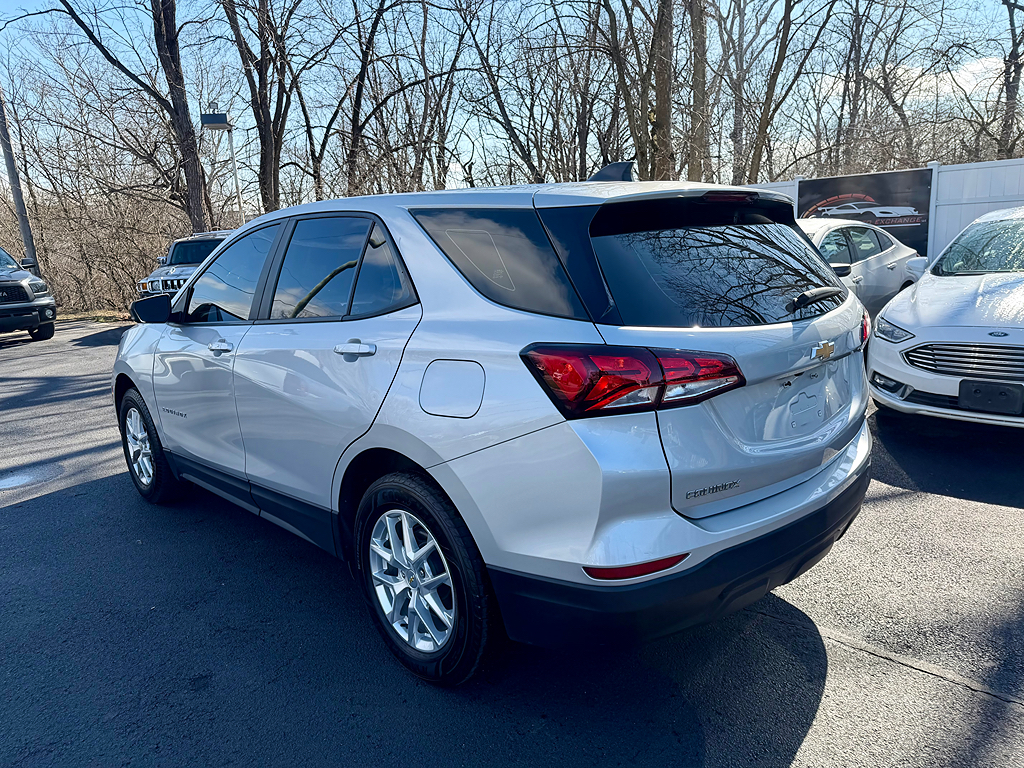 2022 Chevrolet Equinox LS - Photo 7