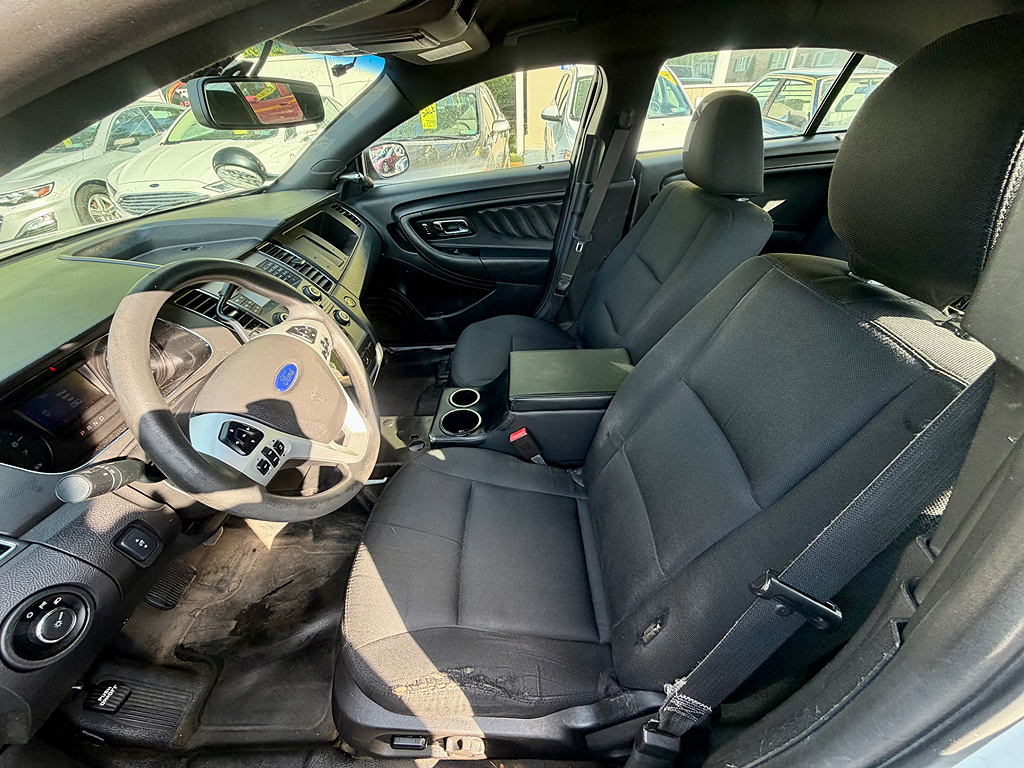 Additional photo of vehicle.