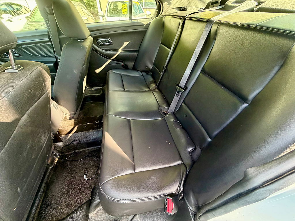 Additional photo of vehicle.
