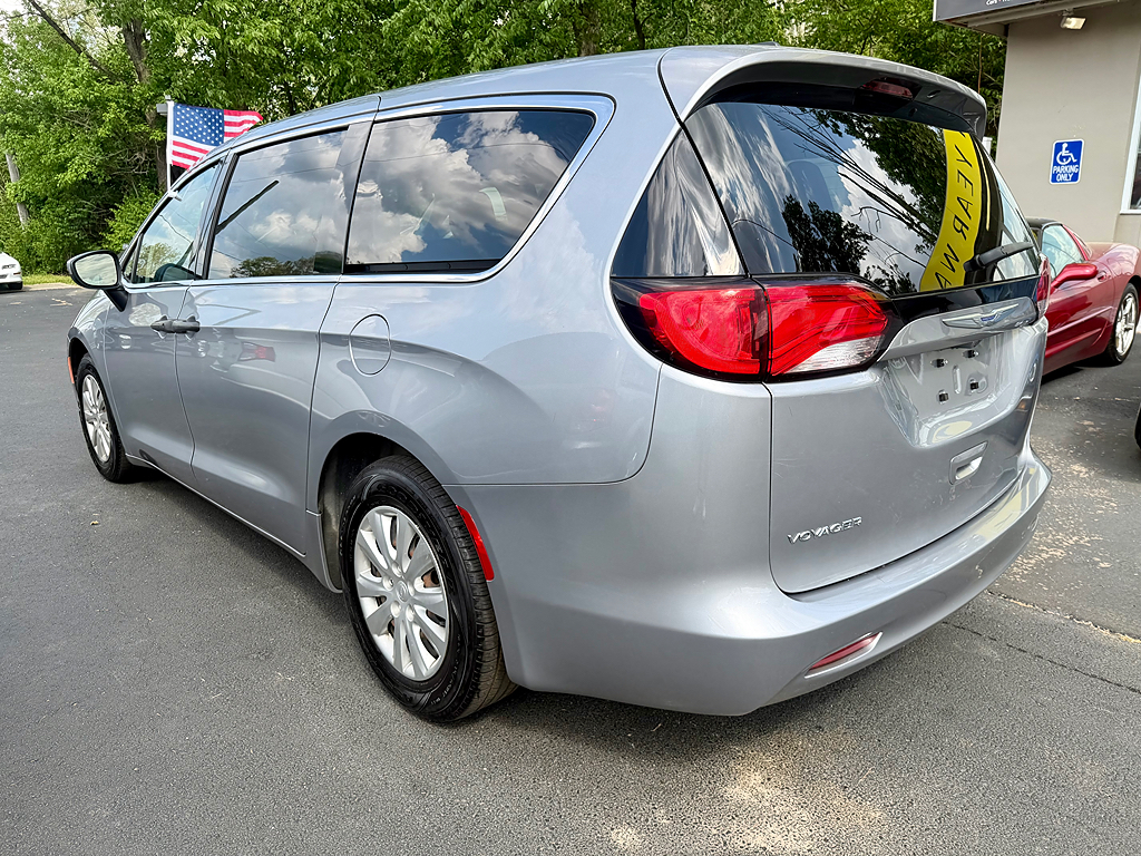 Additional photo of vehicle.