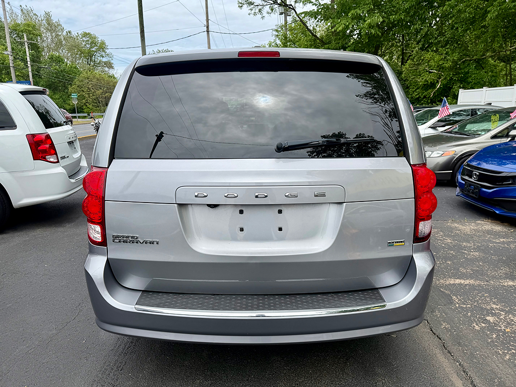 Additional photo of vehicle.