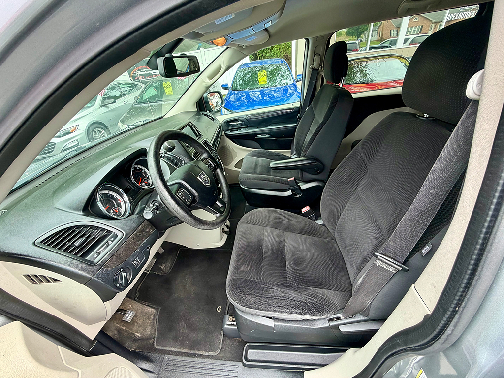 Additional photo of vehicle.