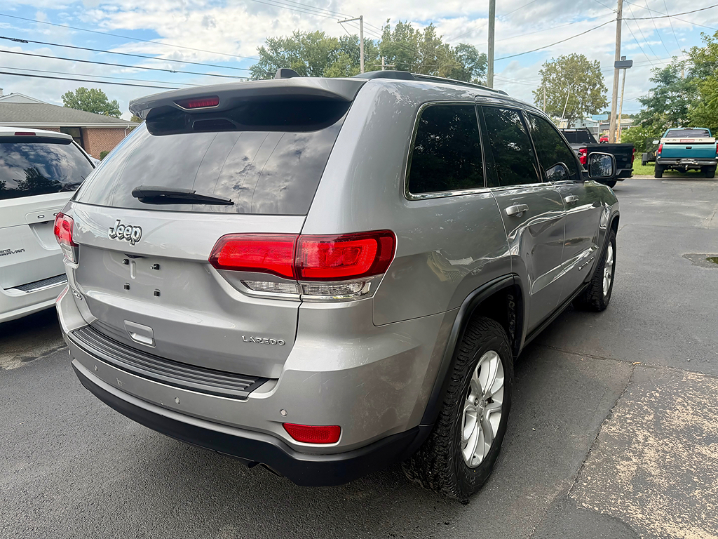 Additional photo of vehicle.