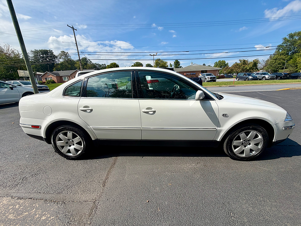Additional photo of vehicle.