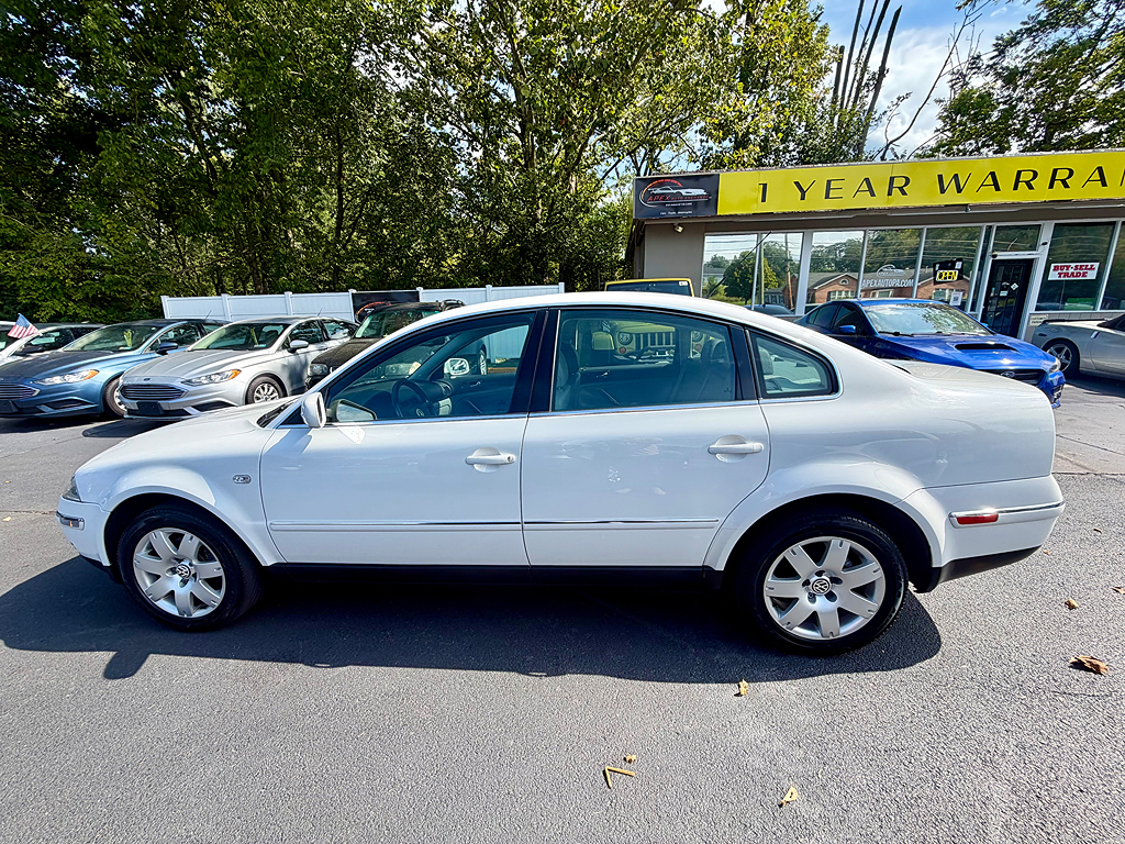 Additional photo of vehicle.