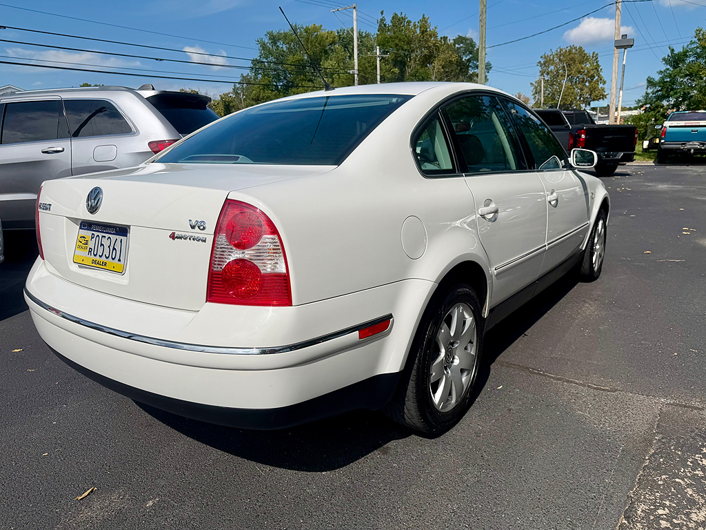 Additional photo of vehicle.