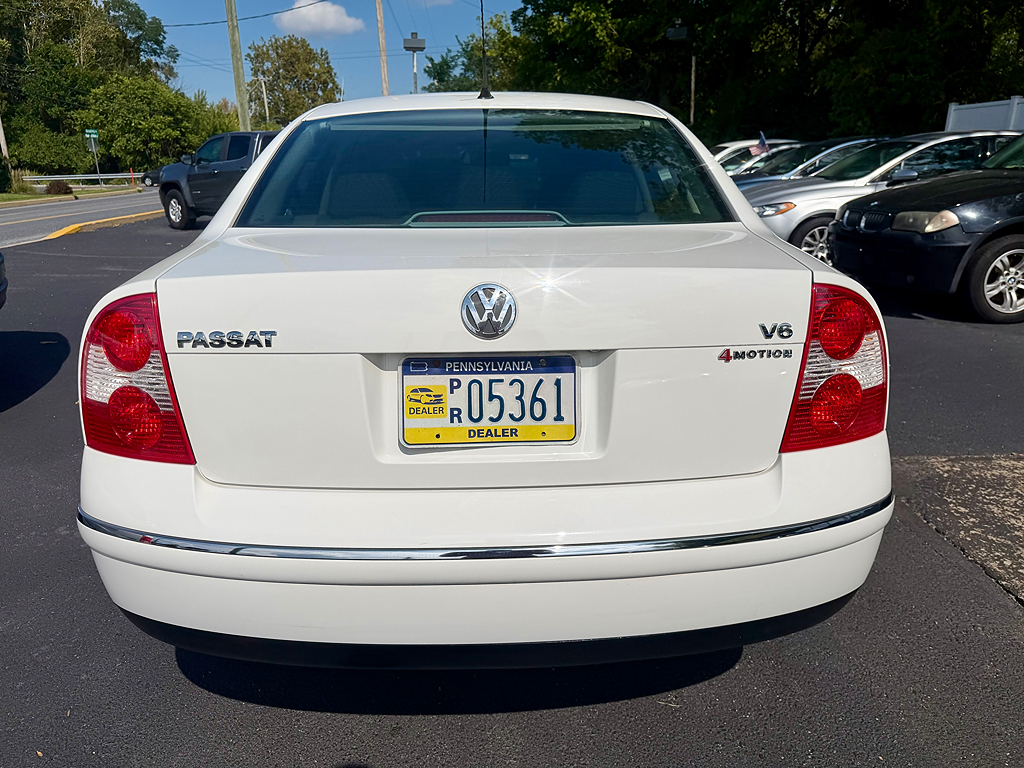 Additional photo of vehicle.