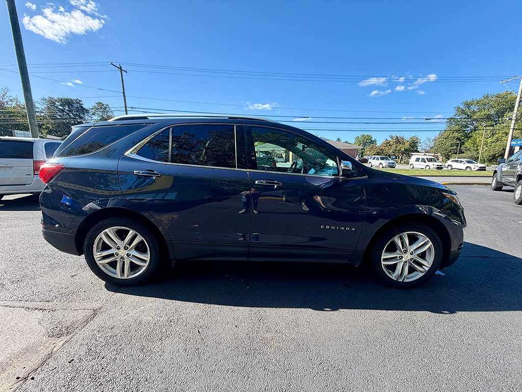 Additional photo of vehicle.