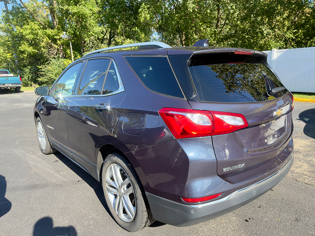 Additional photo of vehicle.