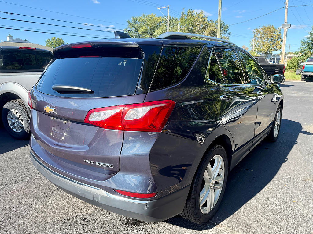 Additional photo of vehicle.