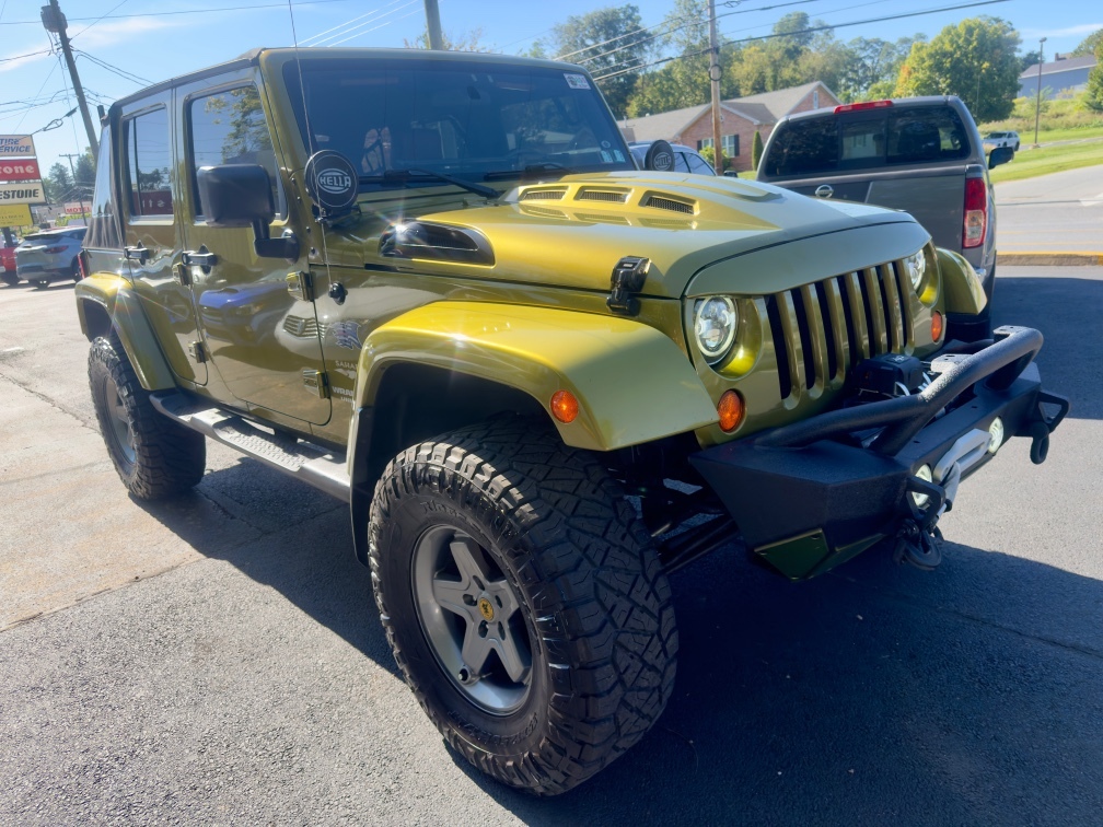 Additional photo of vehicle.