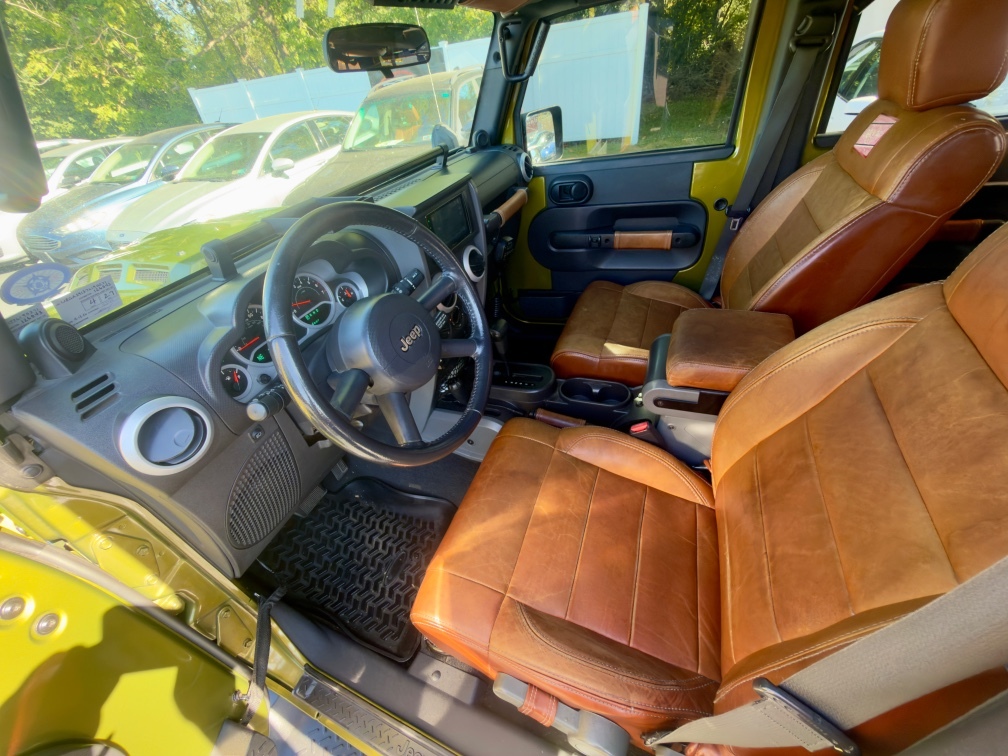 Additional photo of vehicle.