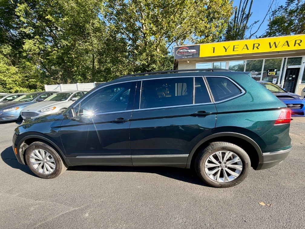 Additional photo of vehicle.