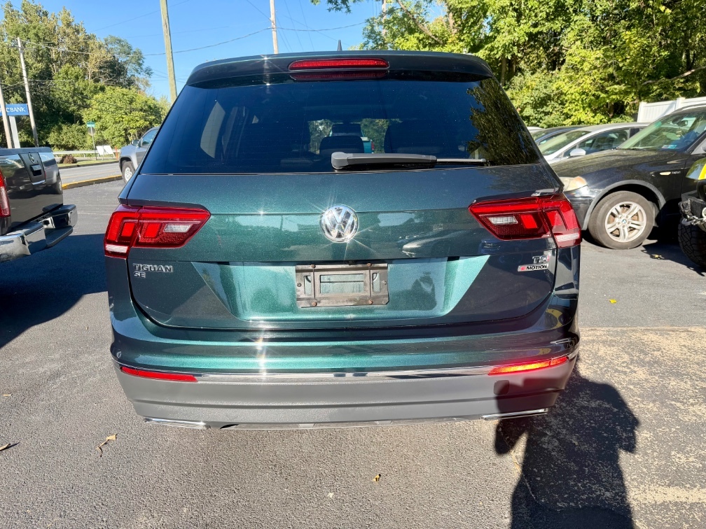 Additional photo of vehicle.